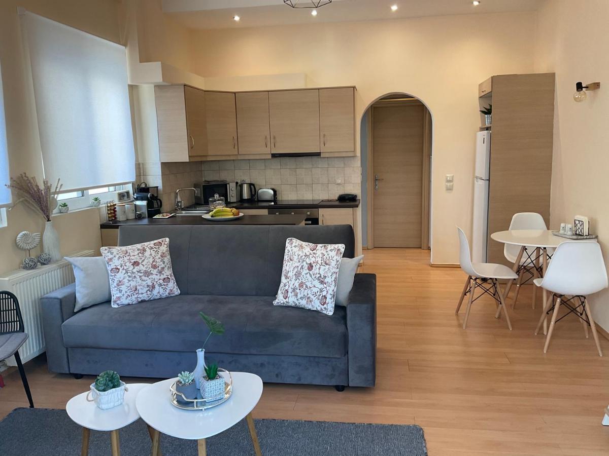 Elegant Glyfada Apartment-Private Garden-Near Metro أثينا المظهر الخارجي الصورة