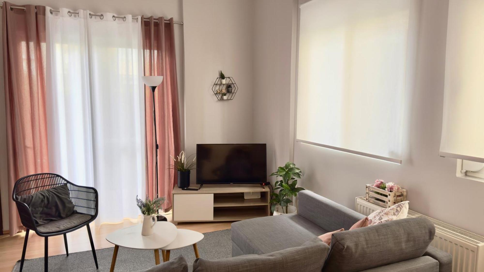 Elegant Glyfada Apartment-Private Garden-Near Metro أثينا المظهر الخارجي الصورة